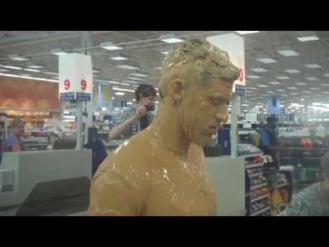 RzNLOGJYMkp3Smsx_o_peter-buttermanpeanut-butter-man-covered-in-50-pounds-of.jpg