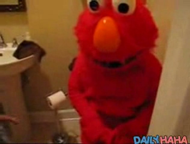 Elmo Pooping