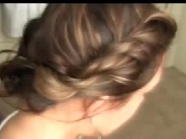  - eGtneDNnMTI=_o_simple-twist-hair-tutorial
