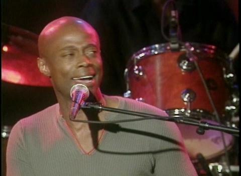 kem love calls dailymotion 3 57 music video by kem performing love ...