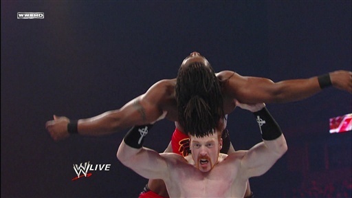 Résultat SmackDown Semaine 14 EGN1eWQ5MTI=_o_wwe-monday-night-raw-kofi-kingston-vs-sheamus